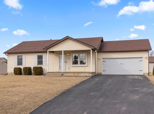 3771 Creekside Dr, Sheridan, IL 60551