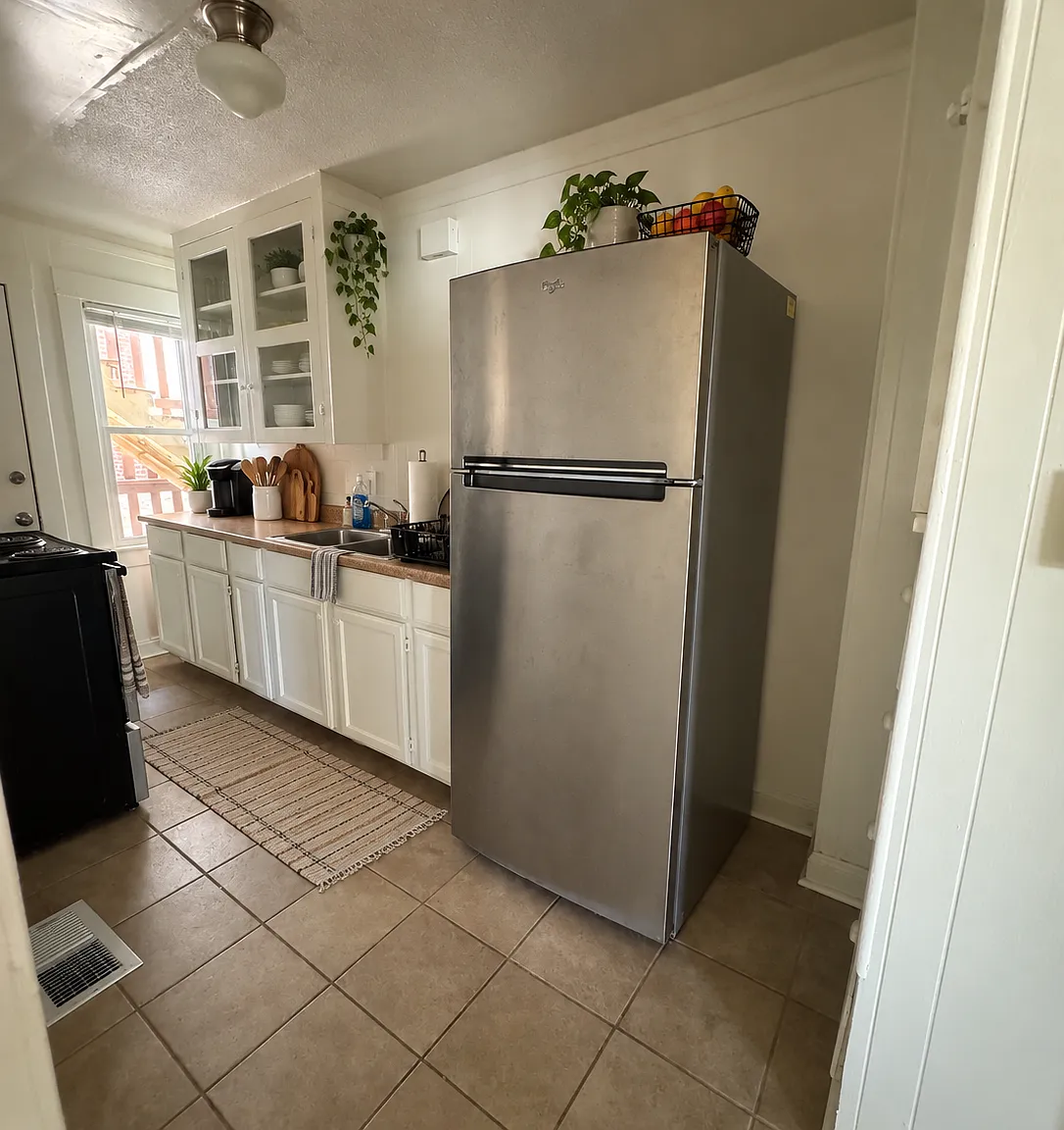 1 bed, 800 sqft, $1,000 — Photo 3