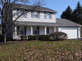 374 Thrushwood Ln, Webster, NY 14580