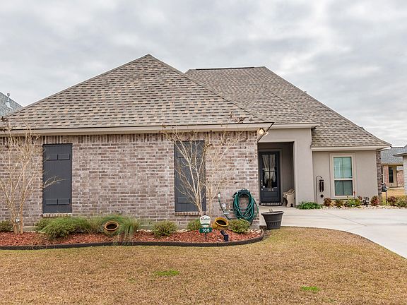3rd image of 106 Olivewood Dr