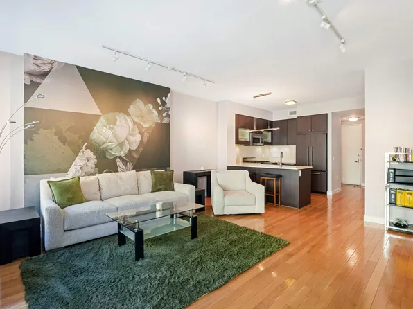 454 West 54th Street 3D image 3 of 16
