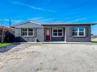 2102 Dewberry Ln, Pasadena, TX 77502