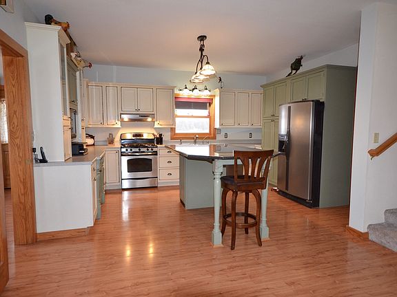 3rd image of 1539 Dakota Ave