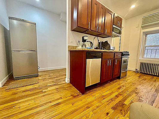 2nd image of 1160 1st Ave APT 5S
