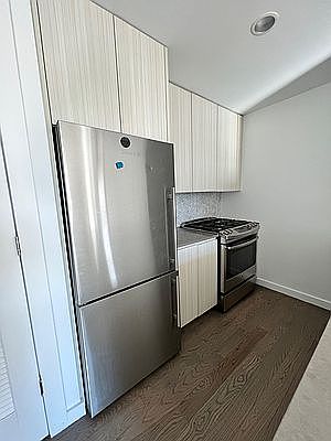 4th image of 125 Parkside Ave #3M