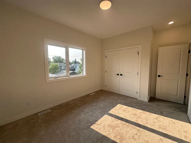 325 Lockwood St — Photo 16