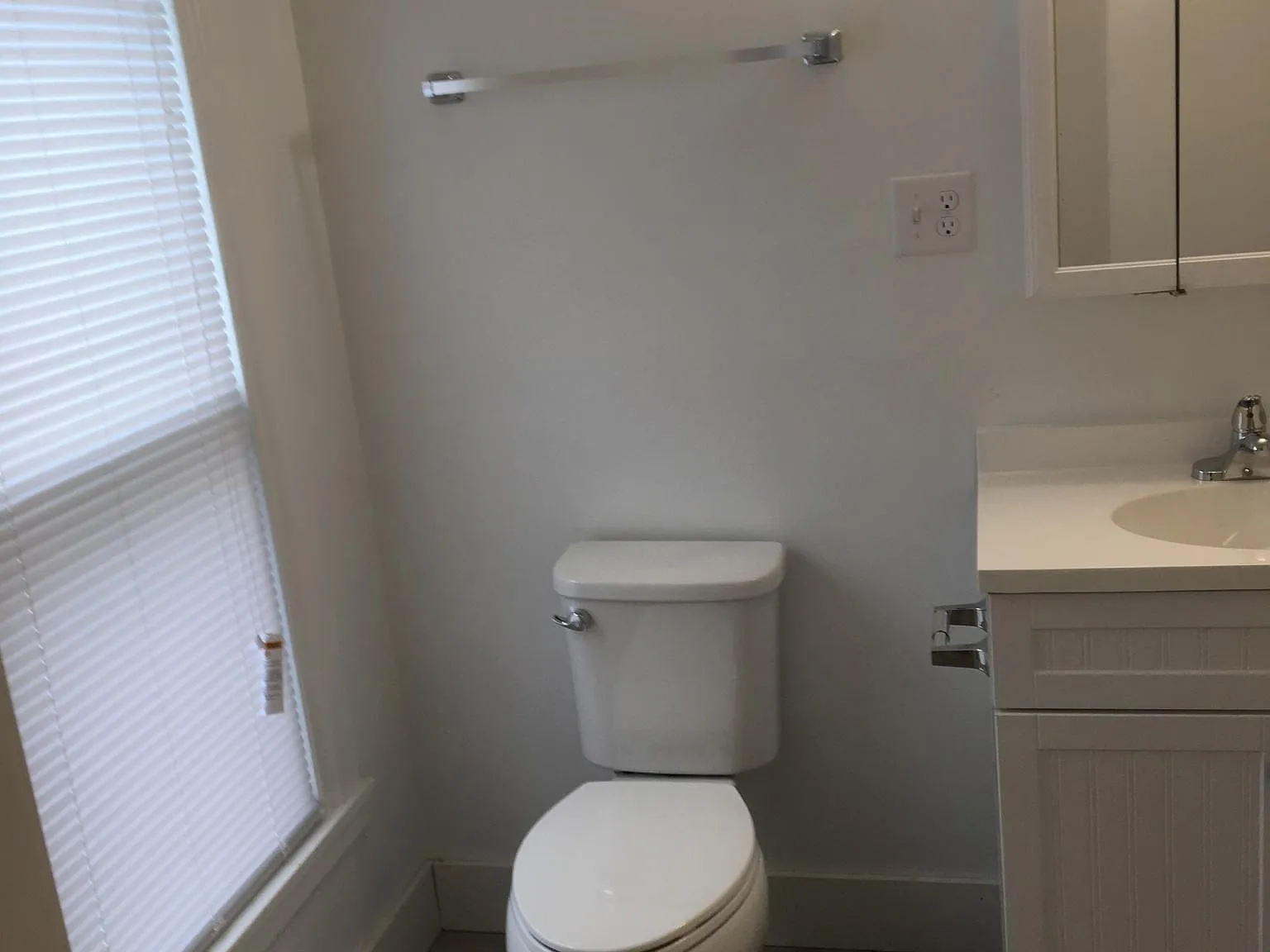 1 bed, 850 sqft, $1,590 — Photo 3