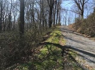 4 Acorn Ln, Waynesville, NC 28785