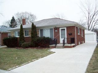 22636 Rosedale St, Saint Clair Shores, MI 48080