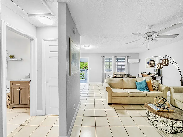 626 SW 14th Ave #205 — Photo 18