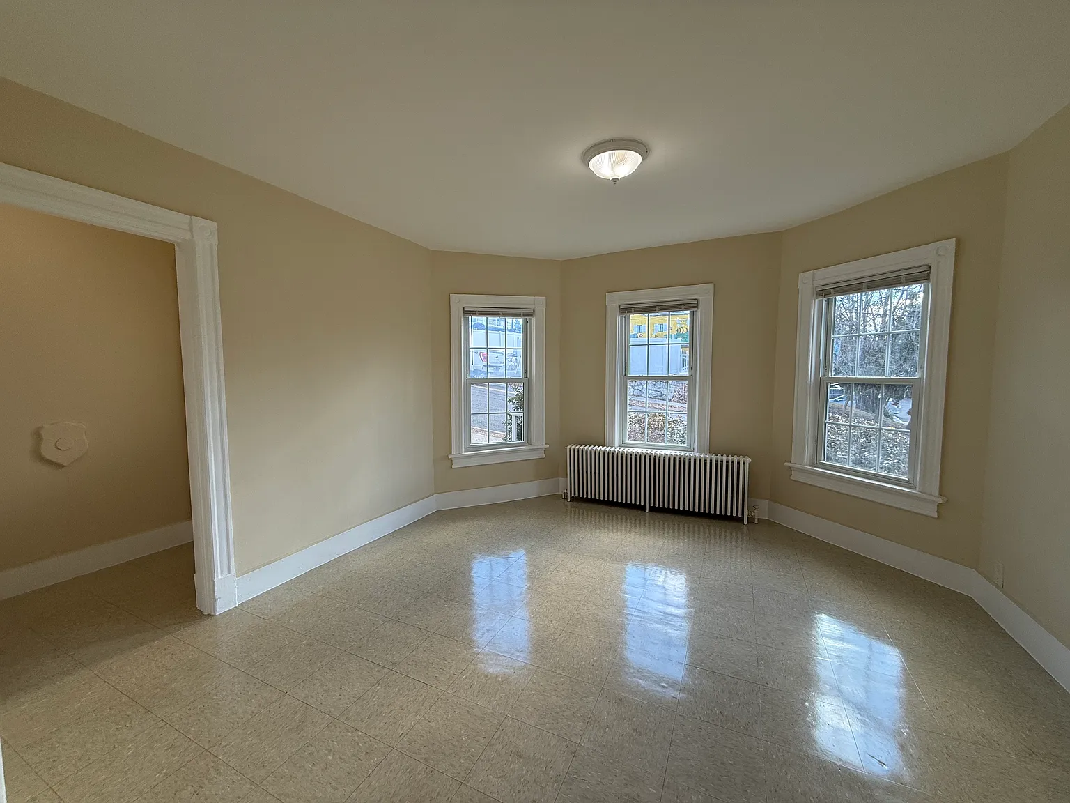 1 bed, 850 sqft, $2,100 — Photo 3