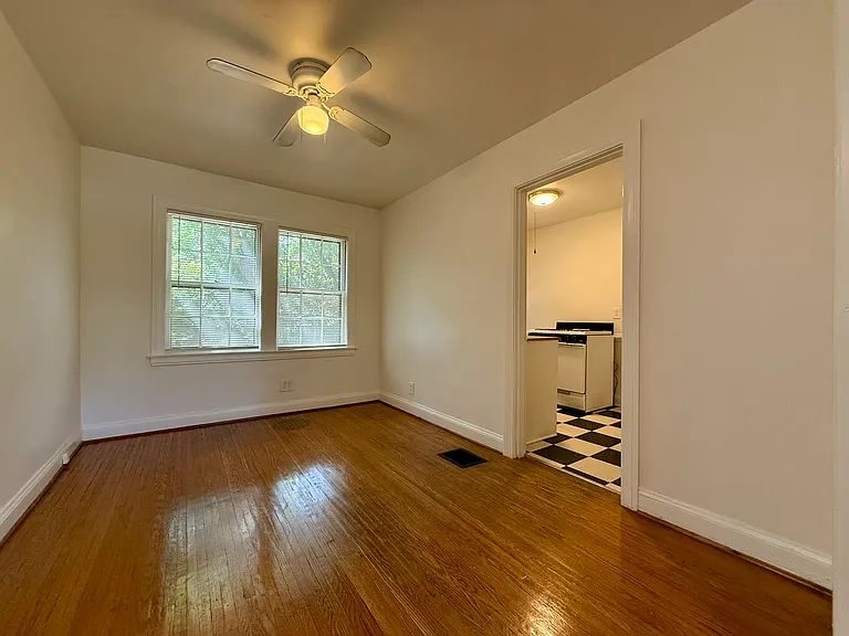 2466 Grinstead Dr — Photo 29