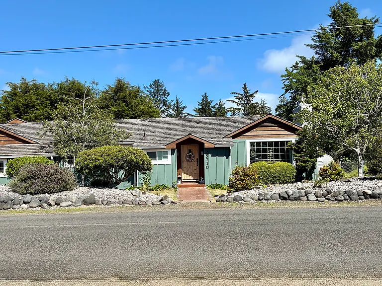 Ridge Ave — Photo 1