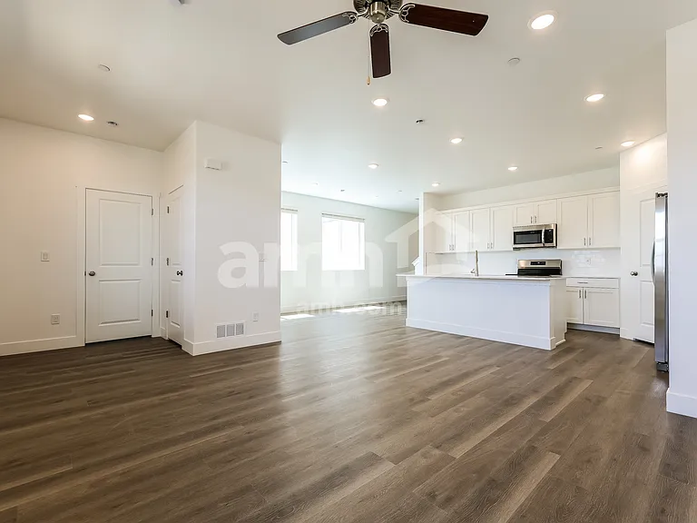 10265 Peoria Pkwy — Photo 5