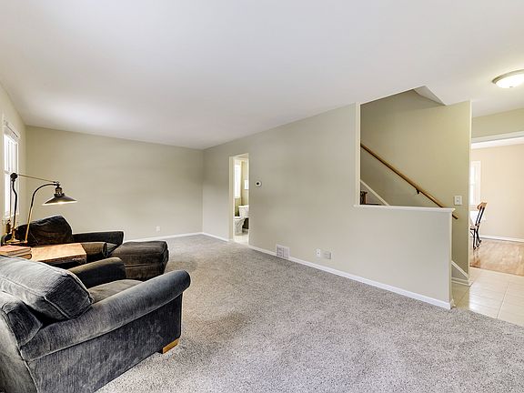 5th image of 148 105th Ave NE