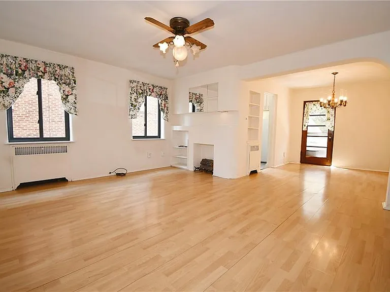 187 Morrison Dr #11 — Photo 2