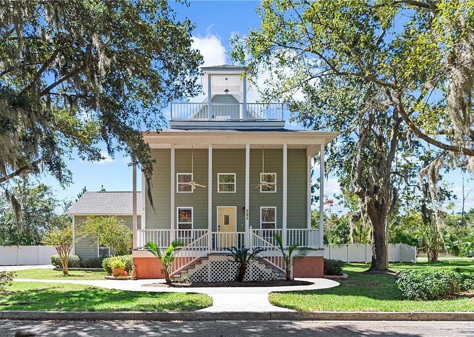 1st image of 127 Chelsea Pl