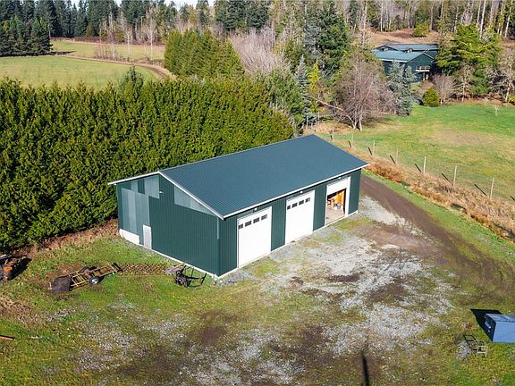 3rd image of 8797 Chemainus Rd