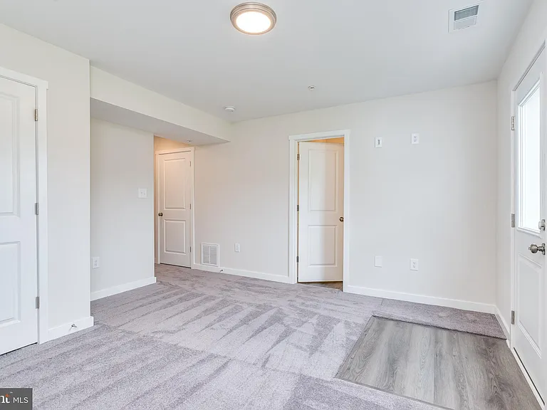 85 Moses Dr — Photo 11