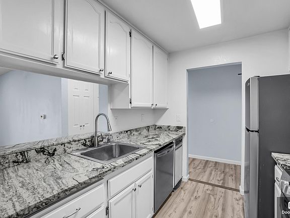 4th image of 39865 Cedar Blvd Unit 241