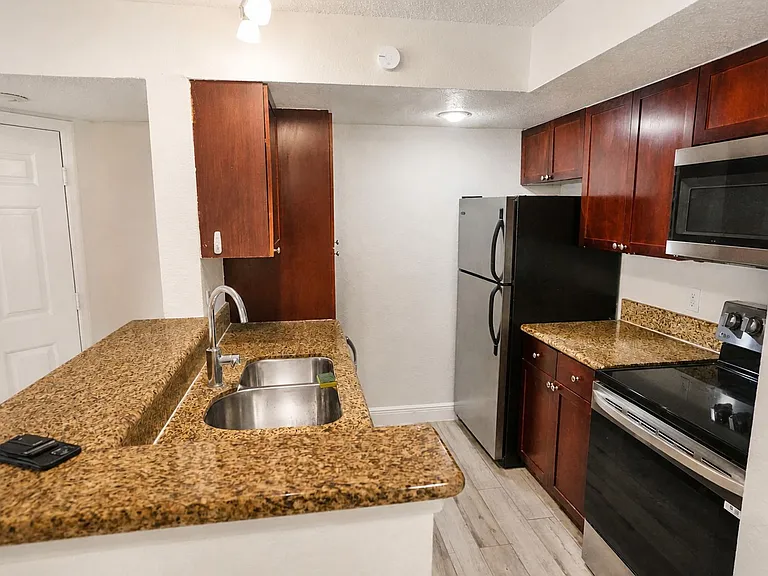 5156 Conroy Rd #16 — Photo 2