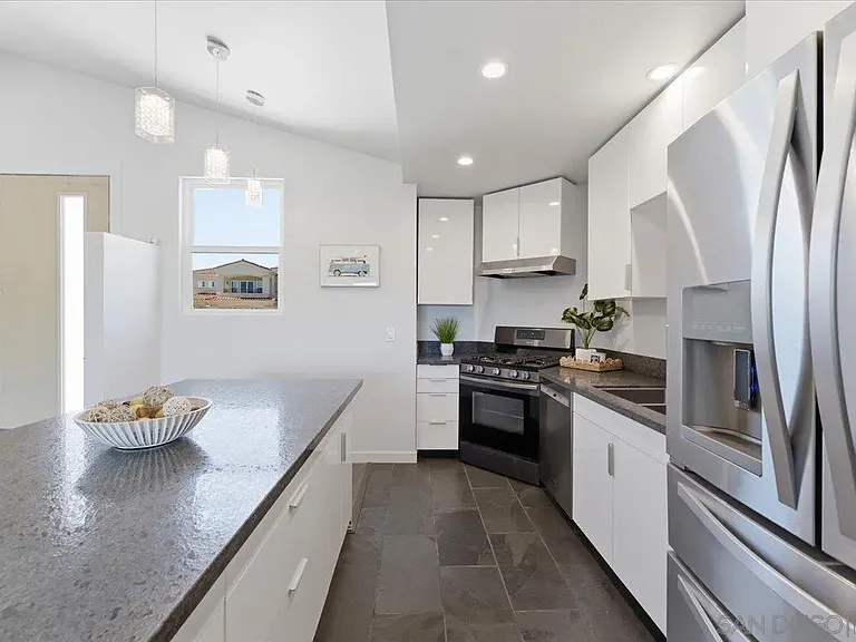 5447 Soledad Rd — Photo 9