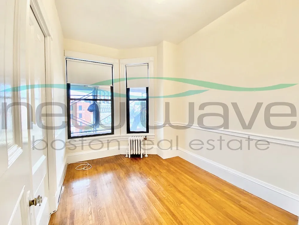 2 bed, 650 sqft, $3,600 — Photo 4