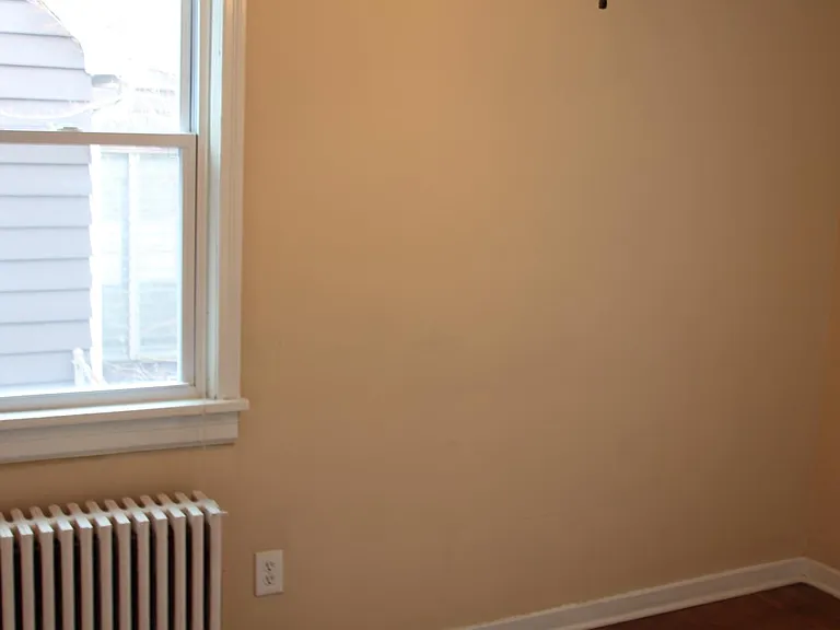 En suite master bedrooms with full private bathroom directly connected in almost every room.