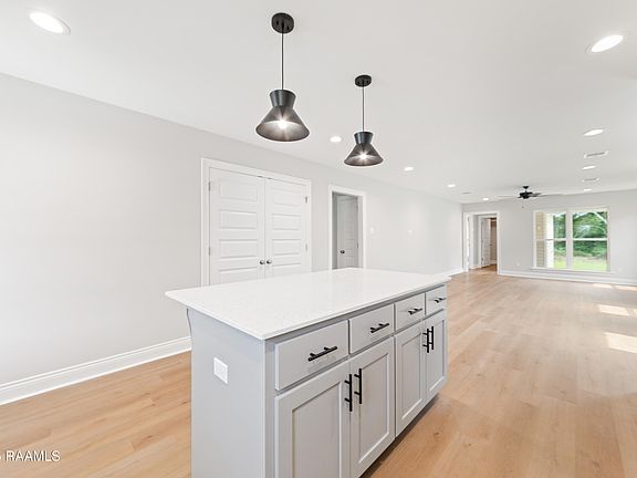 4th image of 236 Camerons Cove Dr