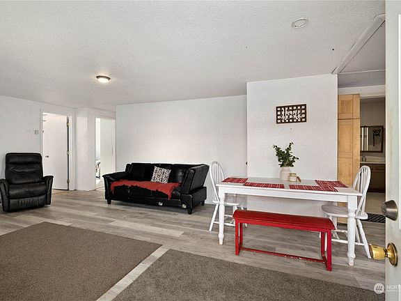 5th image of 703 W 2nd Avenue