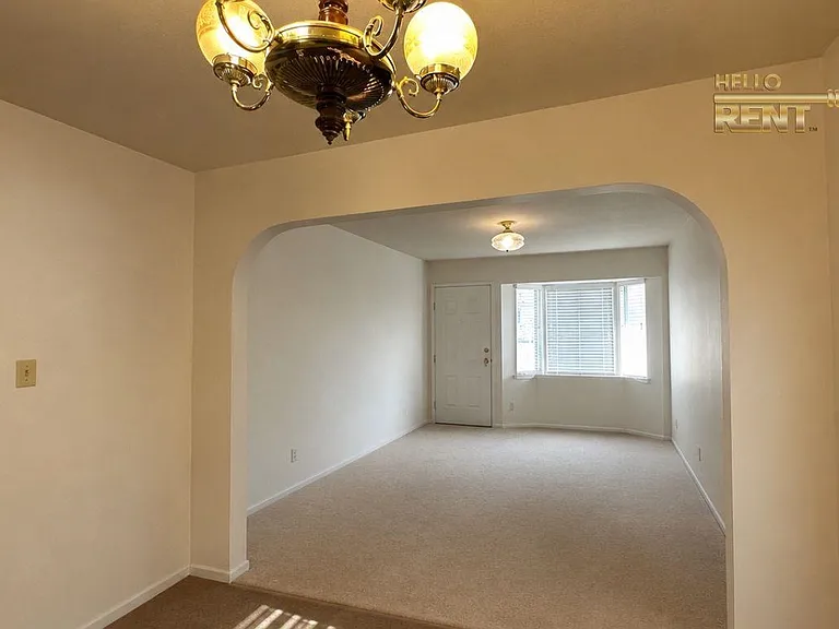 4817 Georgia St — Photo 10