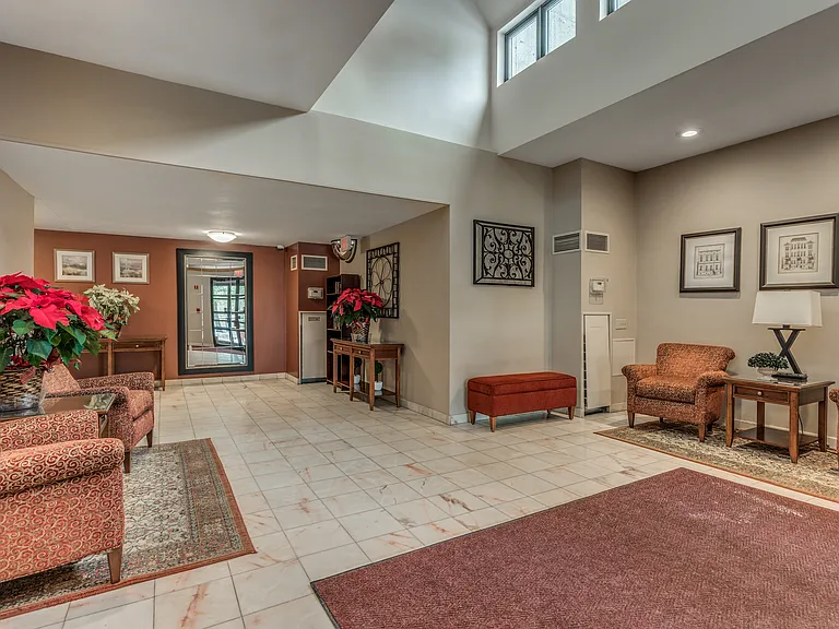 200 Ledgewood Dr #209 — Photo 4