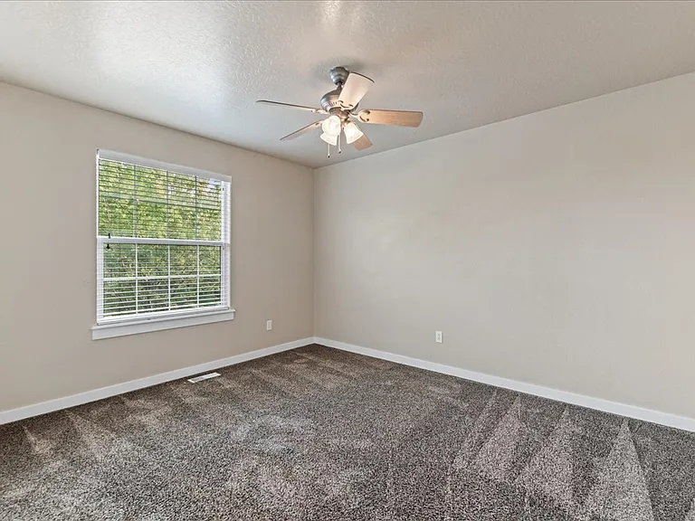 115 W Lava Falls St — Photo 22