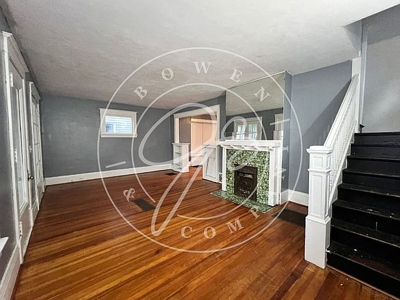 2nd image of 1044 Woodland Ave
