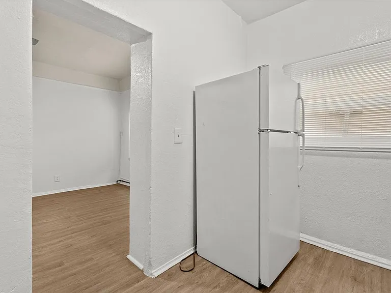 Madison Apartments — Photo 8