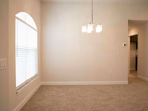 4th image of 2226 SE Haddon Street