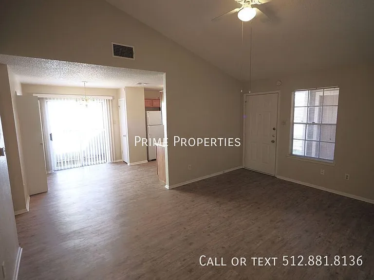 404 Burlwood Ct — Photo 3
