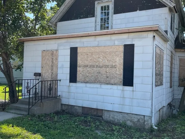 1207 E Main St, Saint Charles, IL 60174