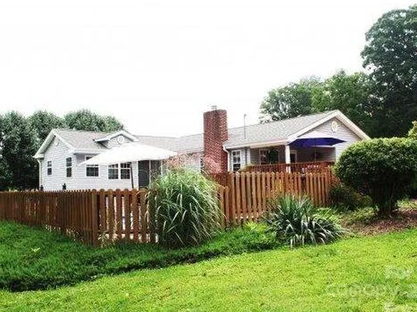28 Herron St, Black Mountain, NC 28711