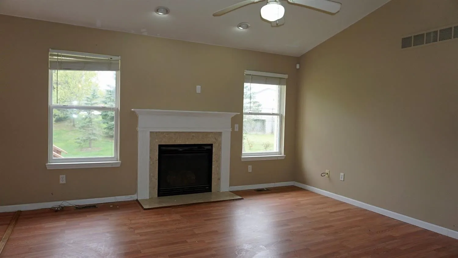 2 bed, 1181 sqft, $2,300 — Photo 2