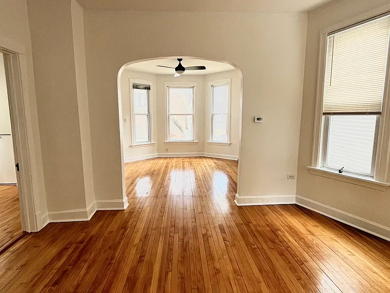 1652 N Avers Ave #1 — Photo 3