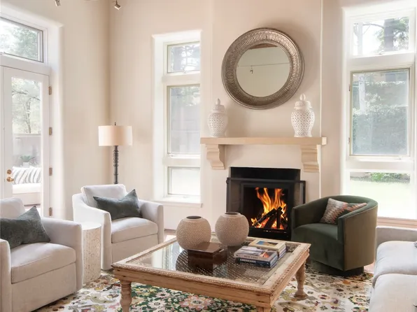 717 Calle Del Resplandor, Santa Fe, NM 87505