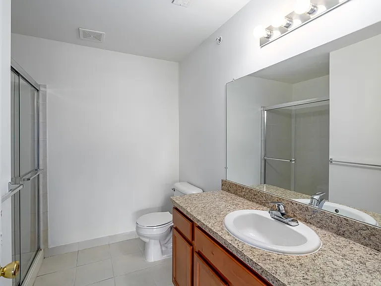 Ashford Apartments — Photo 47
