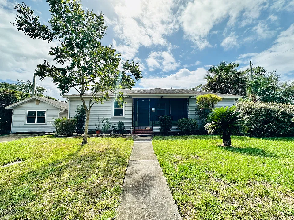 1416 Pine Grove Ave