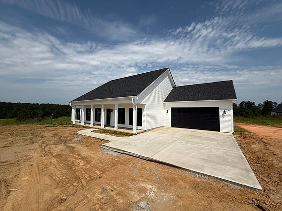 5th image of Mount Calvary Rd