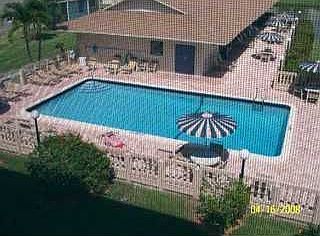 1st image of 1025 SE 3rd Ave APT 302
