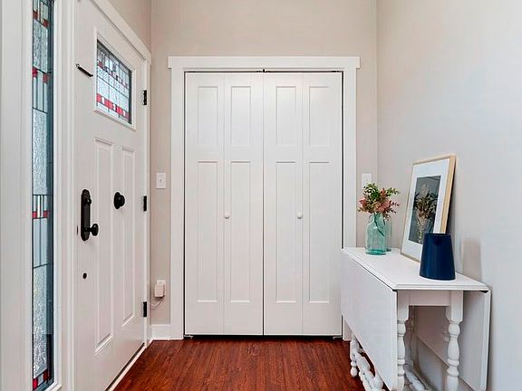 4th image of 801 W Daisy Pl