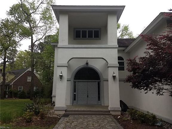 2nd image of 900 Smithfield Blvd