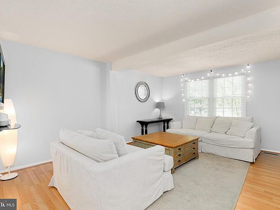 5th image of 2943 Paddock Wood Ct
