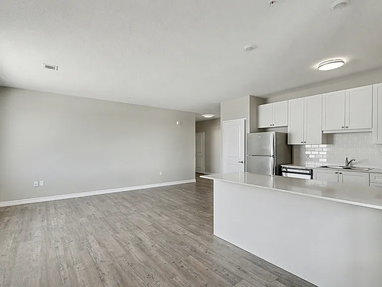 660 Garibaldi Ave — Photo 53